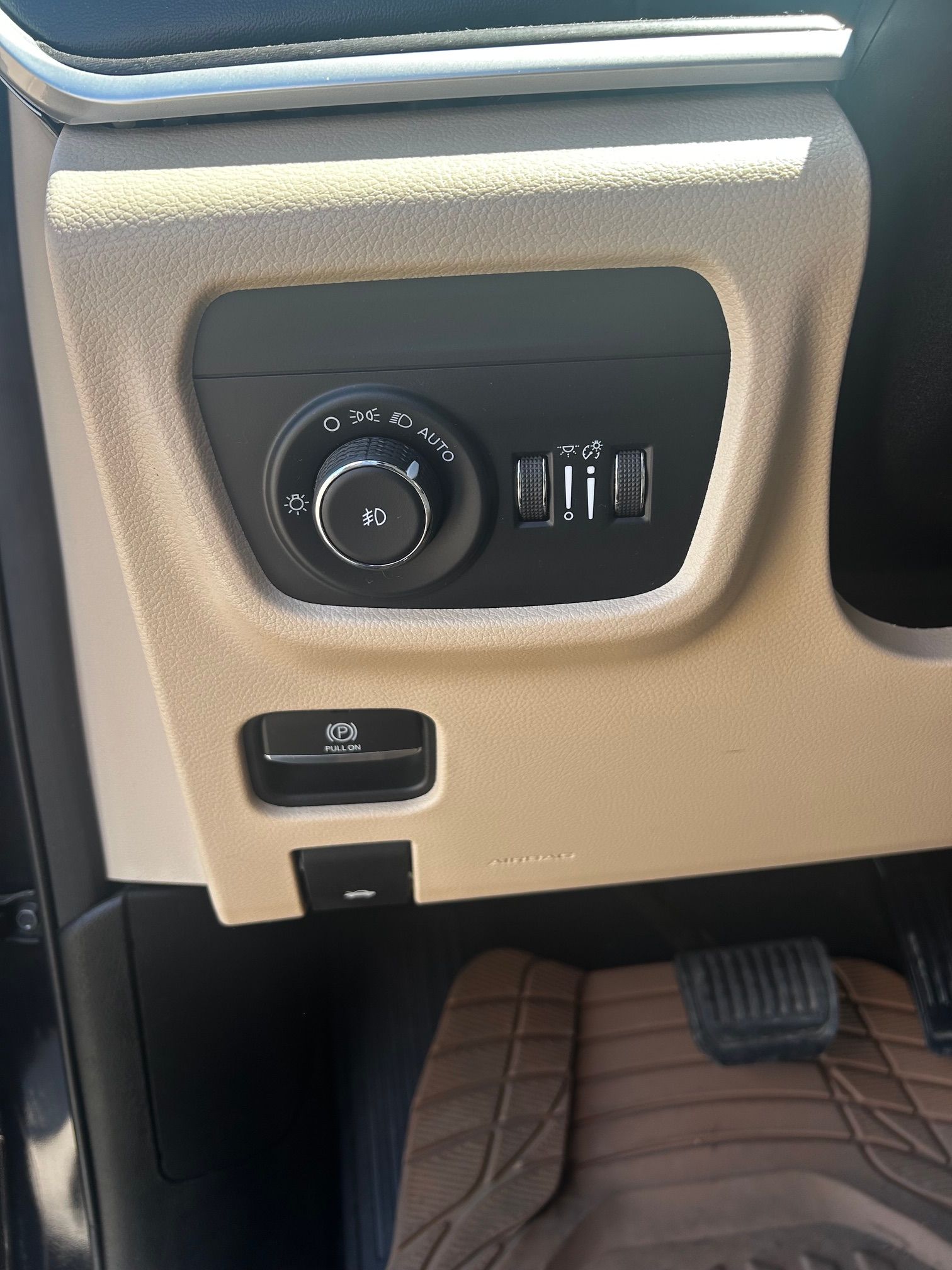 Used 2024 Jeep Grand Cherokee Limited w/ Luxury Tech Group II AWD/4WD image 17