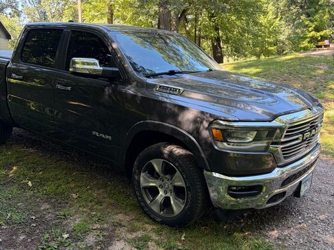 Used 2021 RAM 1500 Laramie AWD/4WD image 2