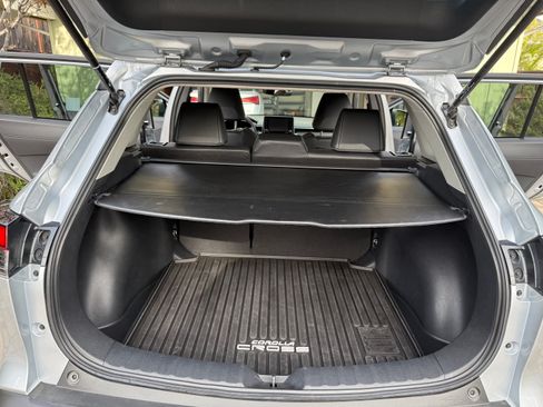 Used 2022 Toyota Corolla Cross XLE w/ Black Badges Package (TMS) image 14