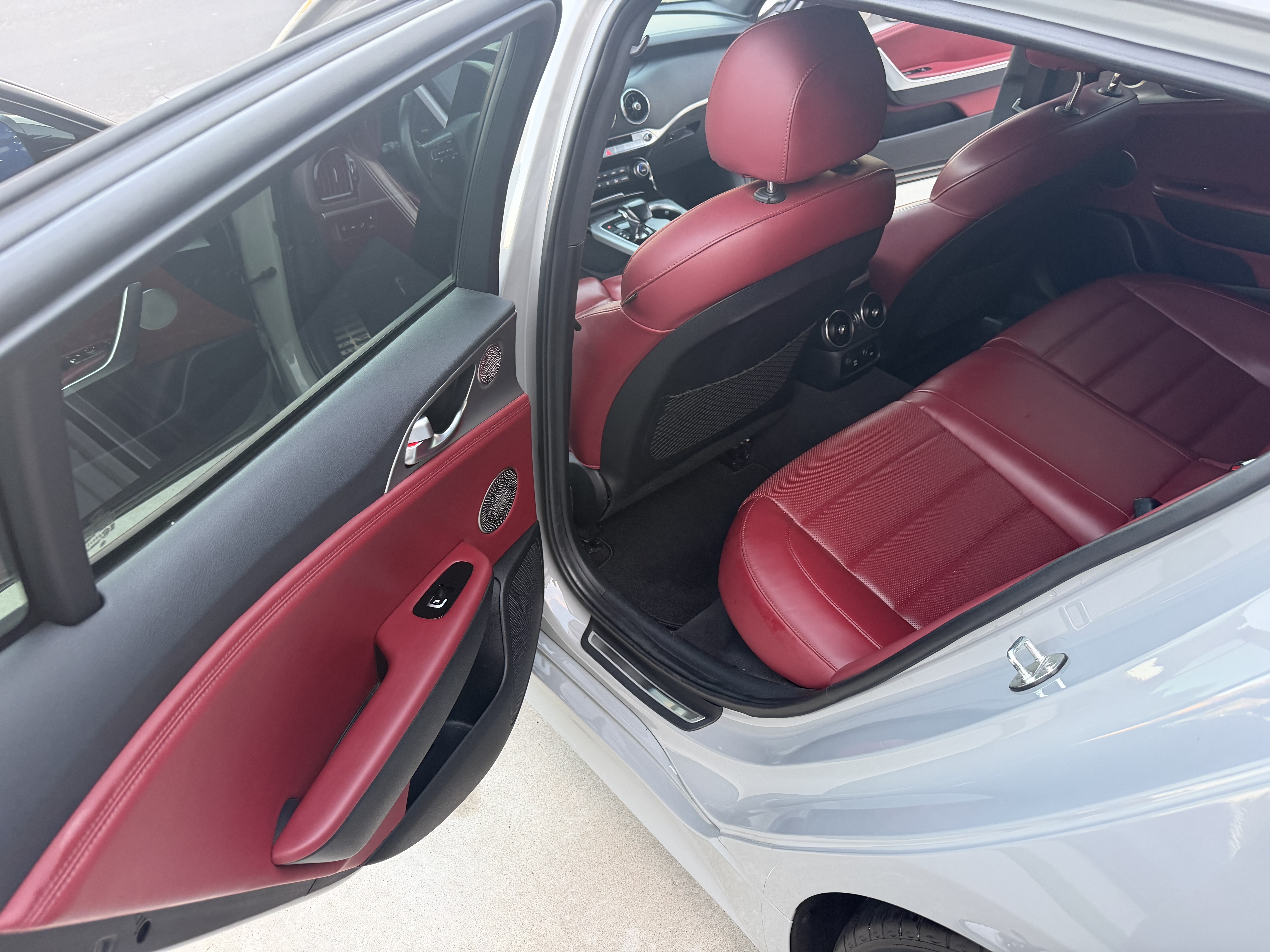 Used 2018 Kia Stinger GT2 AWD/4WD image 18