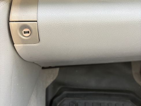 Used 2013 Toyota Camry XLE FWD image 8