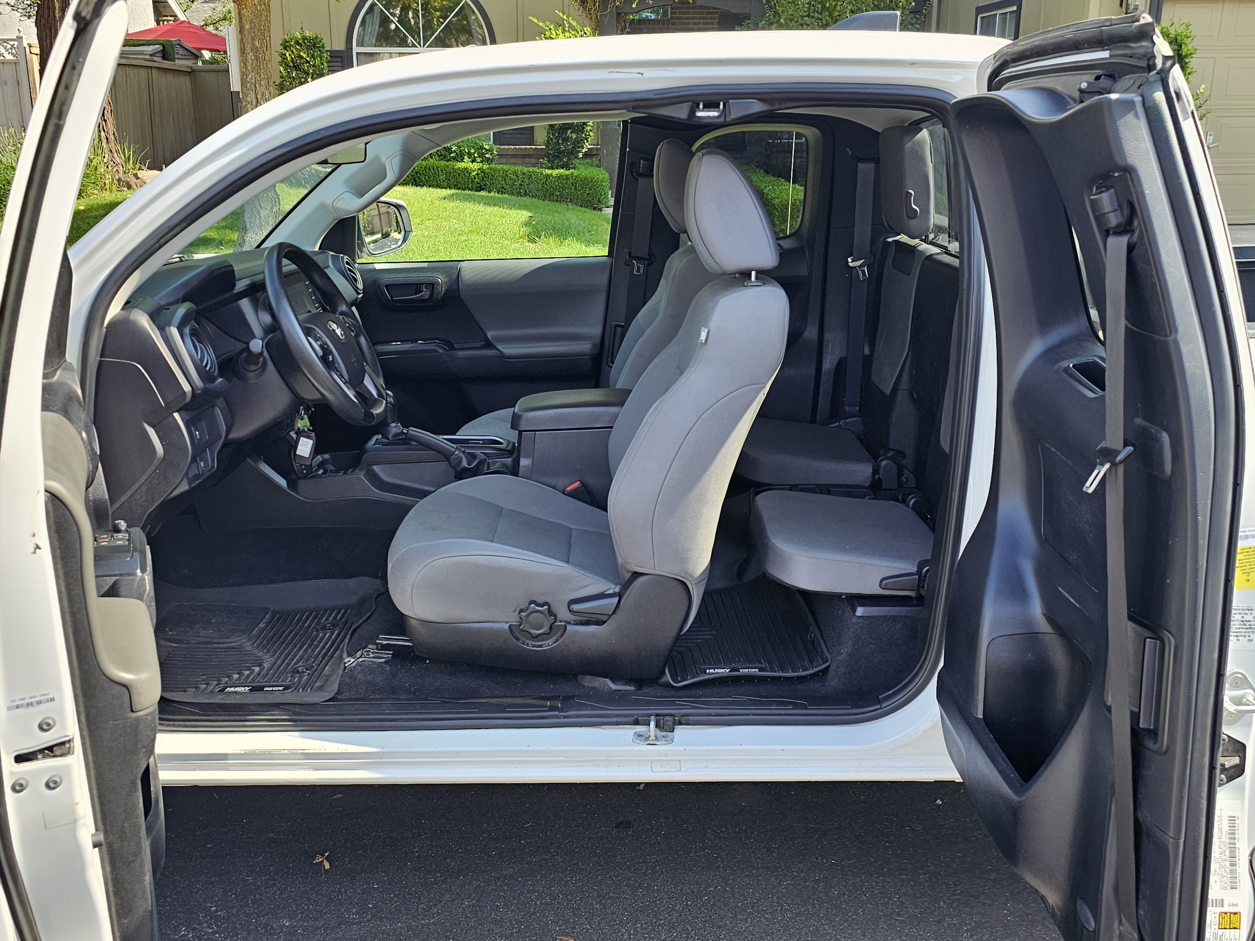 Used 2023 Toyota Tacoma SR w/ SR Convenience Package RWD image 8