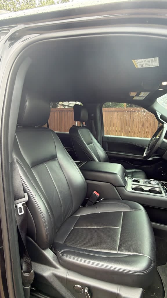 Used 2019 Ford Expedition XLT w/ Equipment Group 202A RWD image 2