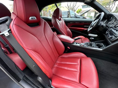 Used 2015 BMW M4 Convertible image 19