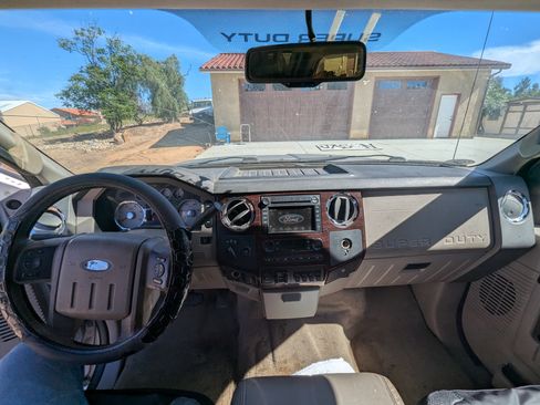 Used 2008 Ford F250 Lariat image 12