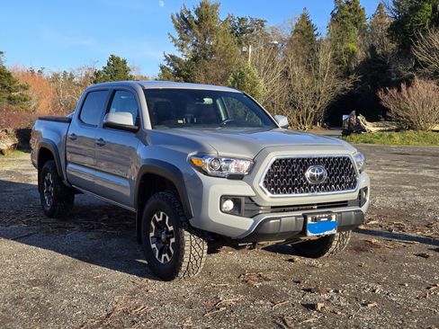 Used 2019 Toyota Tacoma TRD Off-Road image 5