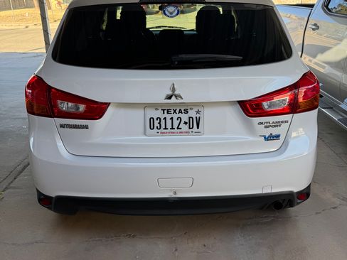 Used 2015 Mitsubishi Outlander Sport ES image 2