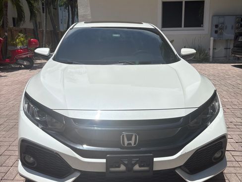 Used 2018 Honda Civic EX image 4