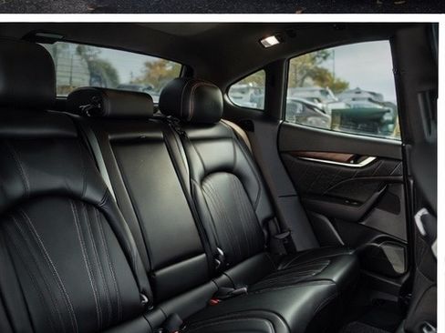 Used 2021 Maserati Levante image 5