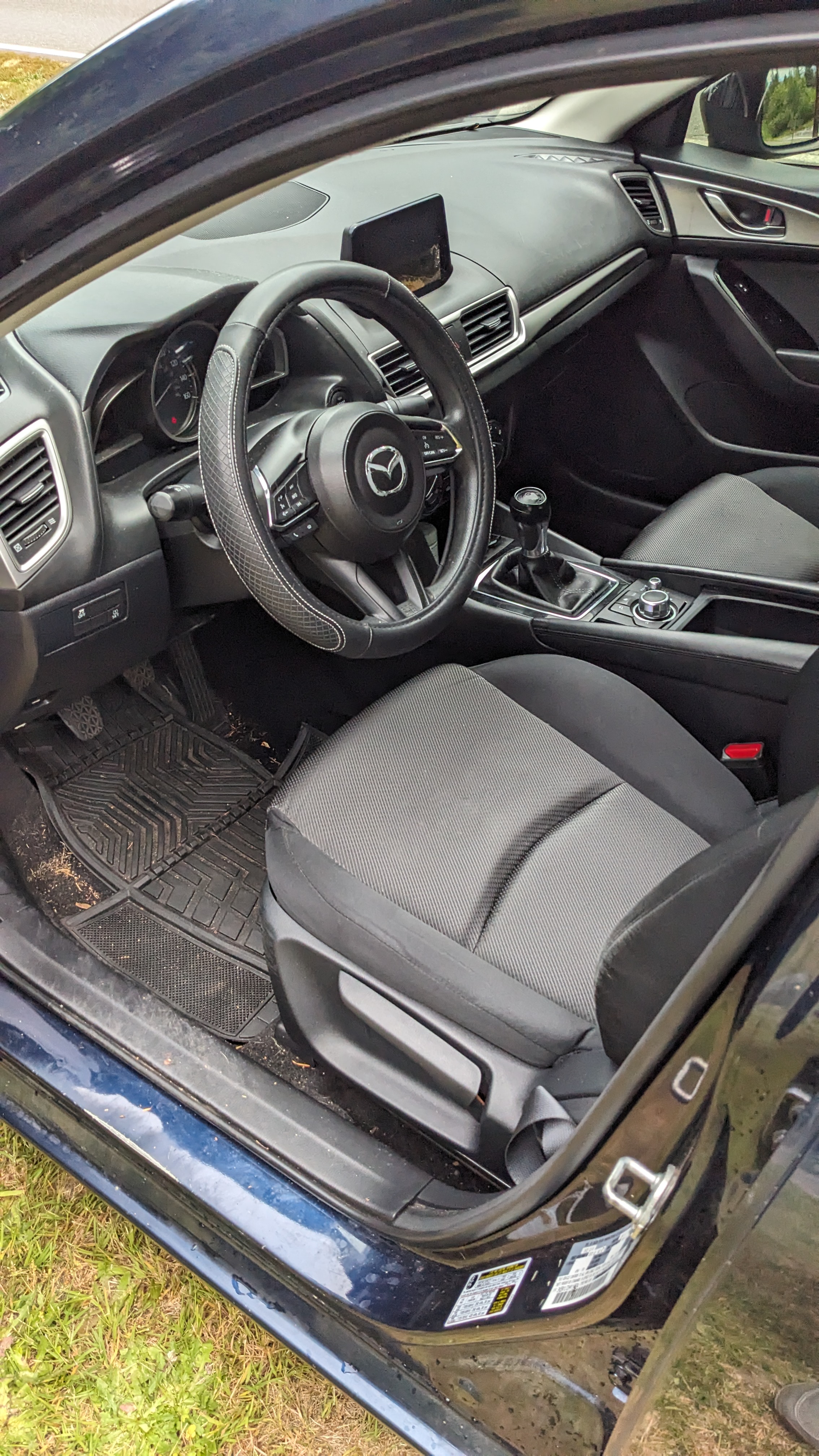 Used 2017 MAZDA MAZDA3 Sport FWD image 9