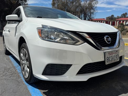 Used 2017 Nissan Sentra SV FWD image 5