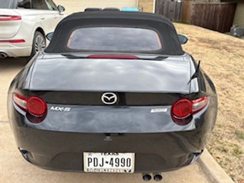 Used 2019 MAZDA MX-5 Miata Sport image 10