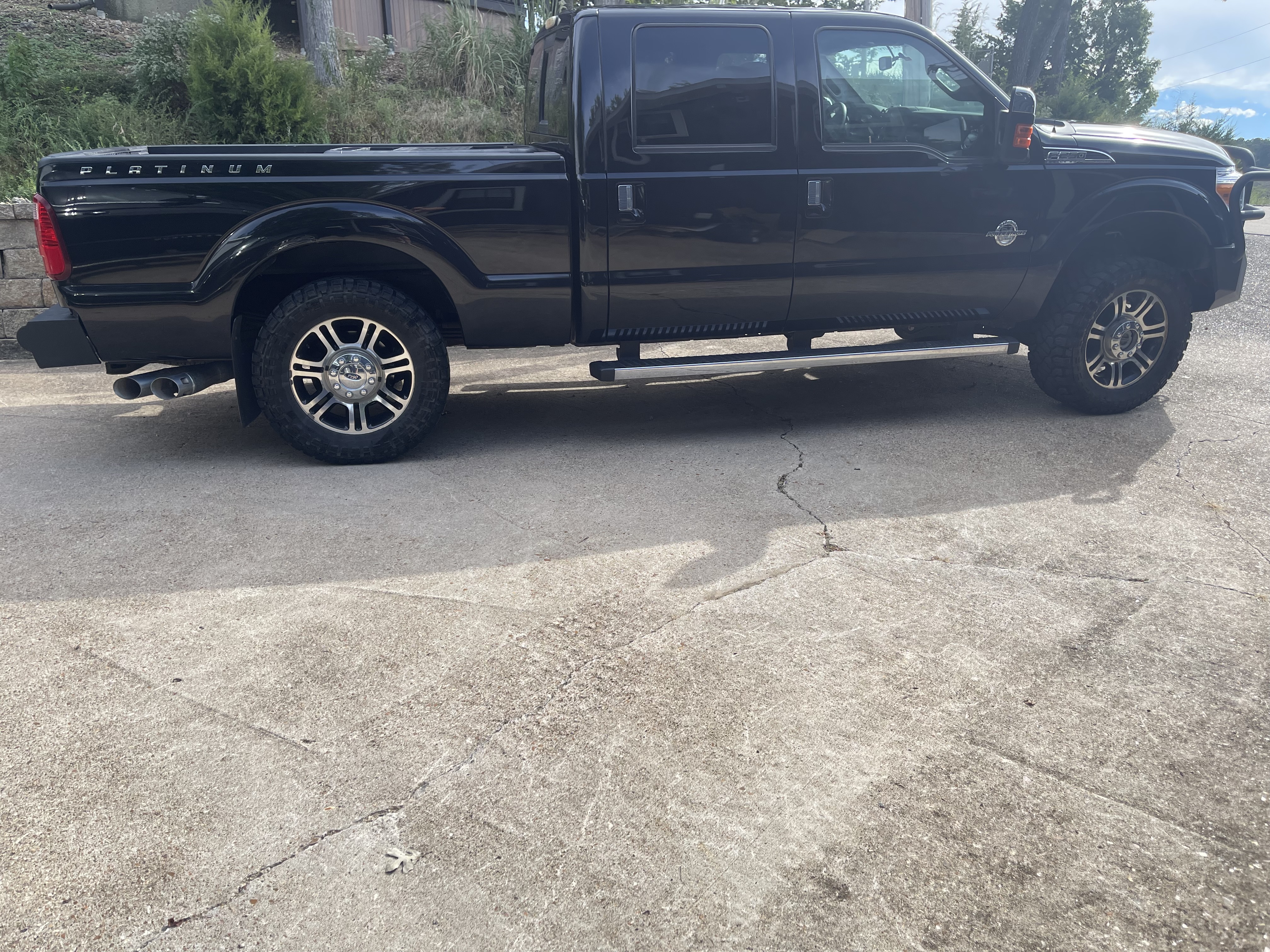 Used 2014 Ford F250 Platinum AWD/4WD image 1