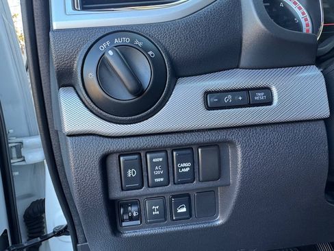 Used 2019 Nissan Titan PRO-4X w/ Pro-4x Convenience Package image 20