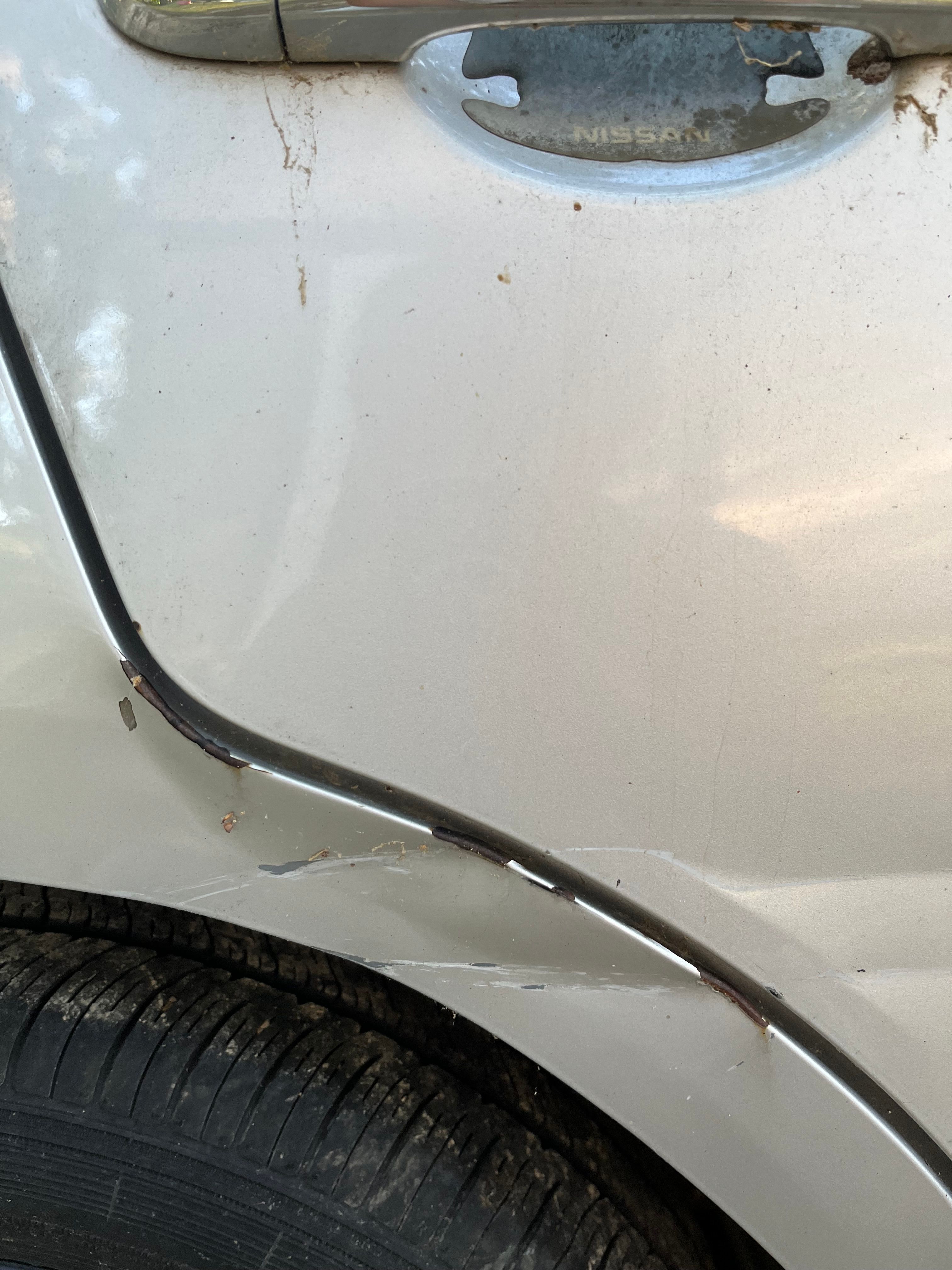 Used 2015 Nissan Versa SV FWD image 11