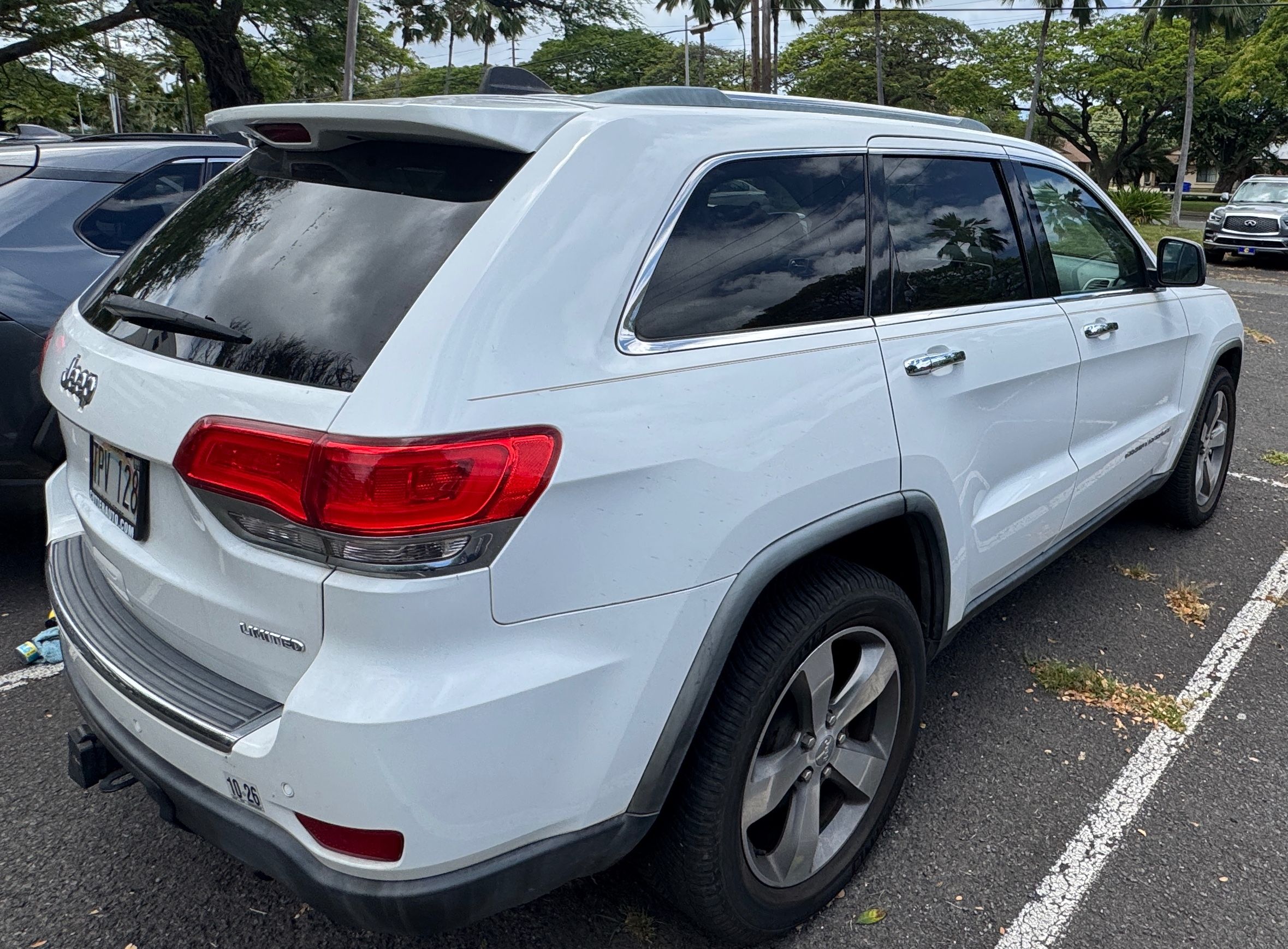 Used 2014 Jeep Grand Cherokee Limited w/ Luxury Group II RWD image 6