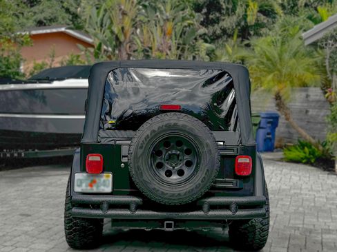 Used 2006 Jeep Wrangler X w/ Jeep 65th Anniversary Edition image 5