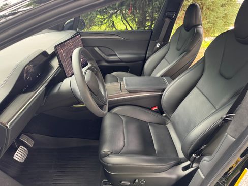 Used 2023 Tesla Model X image 13