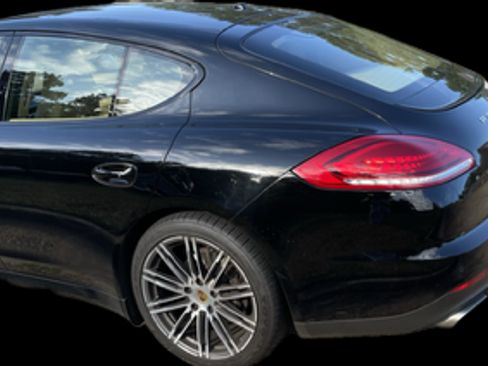 Used 2016 Porsche Panamera image 4