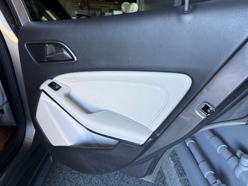 Used 2017 Mercedes-Benz GLA 250 4MATIC image 29