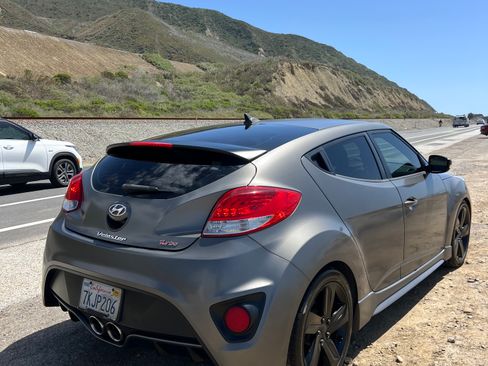Used 2015 Hyundai Veloster Turbo image 4