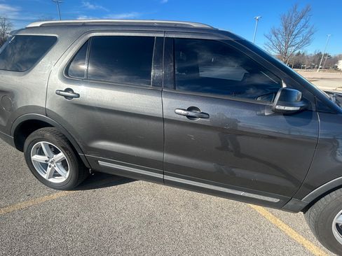 Used 2016 Ford Explorer XLT image 10