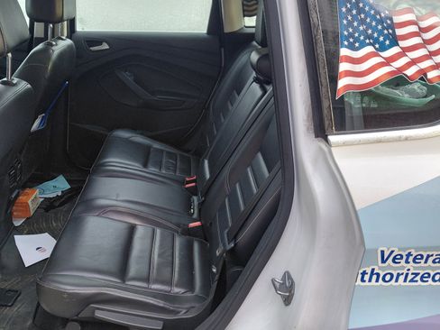 Used 2017 Ford C-MAX Energi Titanium w/ Equipment Group 501A image 9