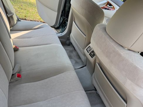 Used 2011 Toyota Camry XLE w/ SE/XLE Extra-Value Pkg image 18