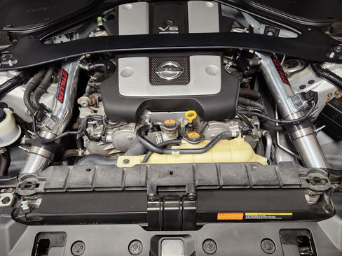 Used 2020 Nissan 370Z Coupe image 12