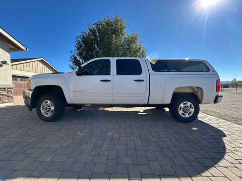 Used 2011 Chevrolet Silverado 2500 LT w/ Interior Plus Package image 6