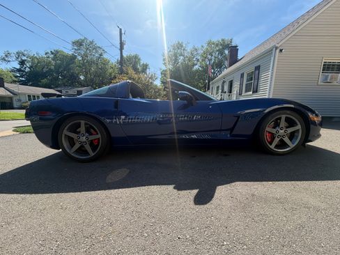 Used 2007 Chevrolet Corvette Coupe w/ Performance Package RWD image 11