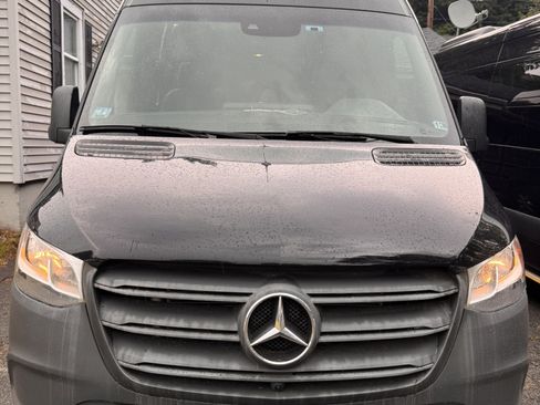 Used 2021 Mercedes-Benz Sprinter 2500 image 8