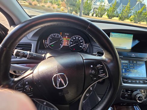 Used 2016 Acura RLX Sport Hybrid w/ Advance Pkg image 8