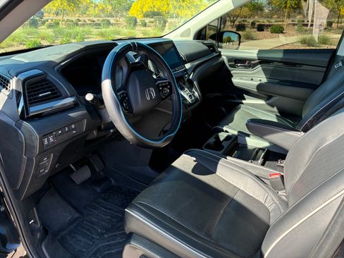 Used 2023 Honda Odyssey Elite image 6