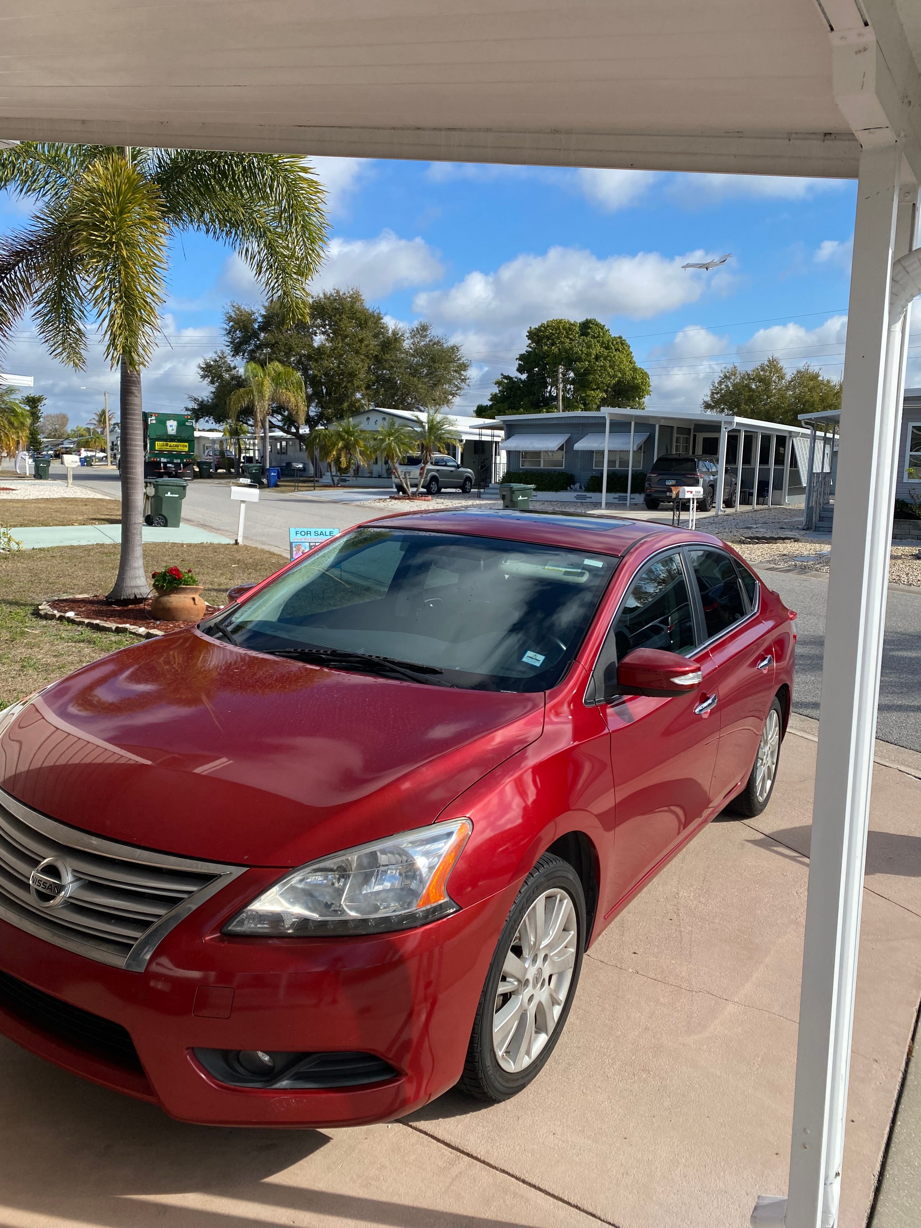 Used 2013 Nissan Sentra SL w/ Premium Pkg FWD image 4