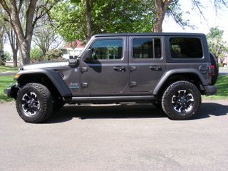 Used 2024 Jeep Wrangler Unlimited Rubicon 4xe w/ Capability Package AWD/4WD image 5