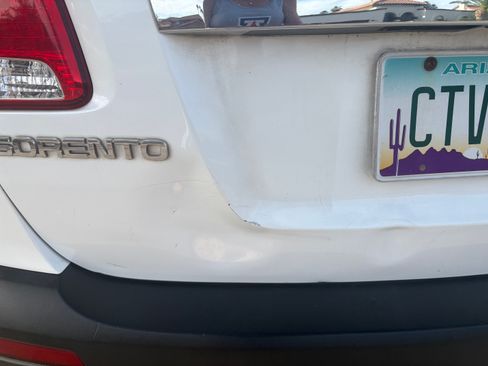 Used 2013 Kia Sorento LX image 4