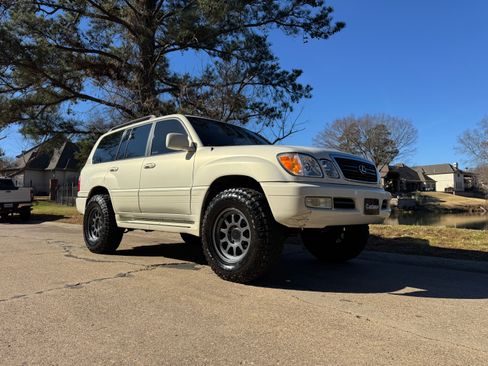 Used 2001 Lexus LX 470 4WD image 2
