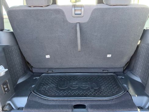 Used 2018 Jeep Wrangler Sport AWD/4WD image 6