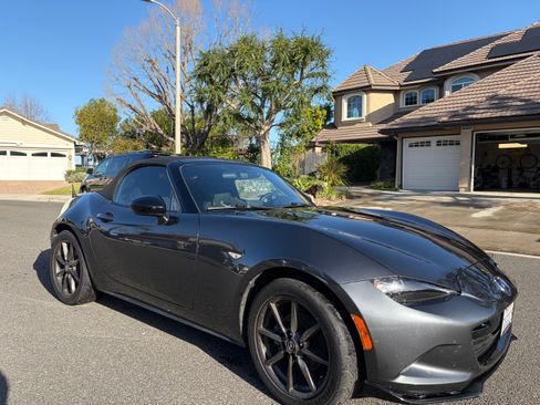 Used 2016 MAZDA MX-5 Miata Club image 1