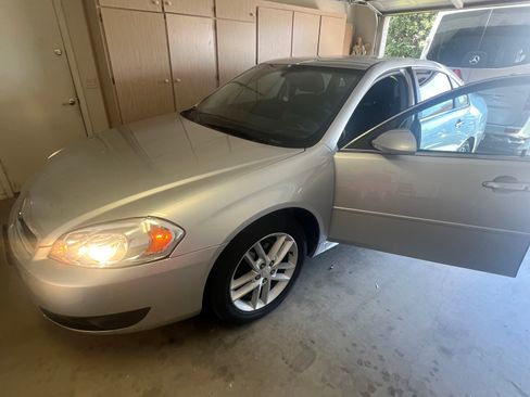 Used 2013 Chevrolet Impala LTZ FWD image 4