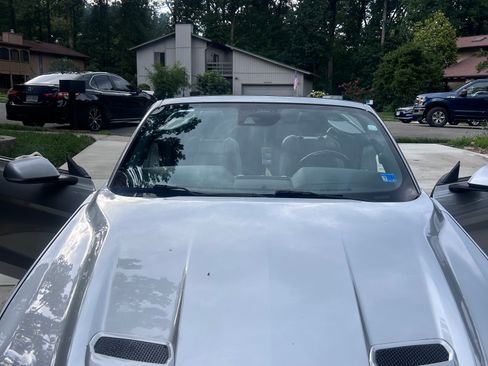 Used 2021 Ford Mustang Premium RWD image 23