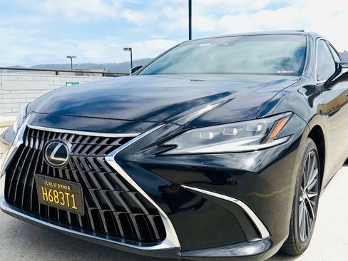 Used 2024 Lexus ES 300h w/ Premium Package FWD image 1