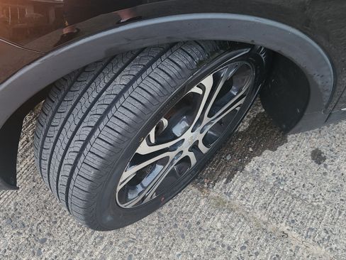 Used 2017 Chevrolet Bolt Premier w/ Driver Confidence II Package image 14