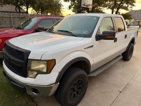 Used 2010 Ford F150 XLT image 2