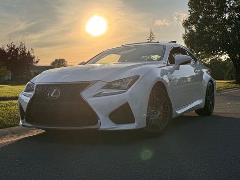 Used 2017 Lexus RC F w/ Premium Package RWD image 13