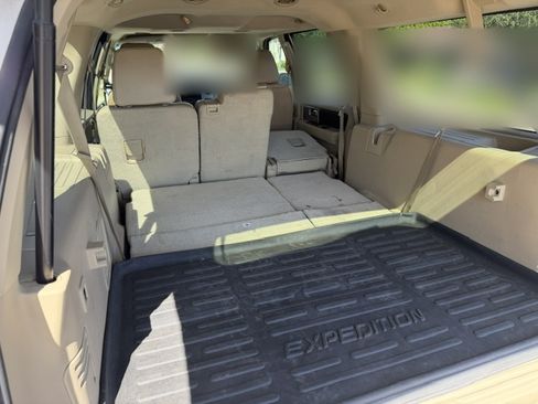 Used 2017 Ford Expedition EL XLT w/ Equipment Group 202A RWD image 15