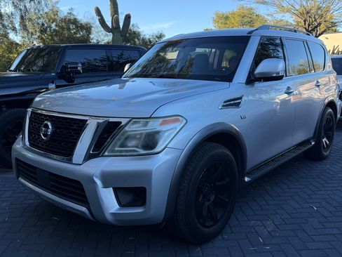 Used 2017 Nissan Armada SV image 4