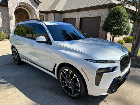 Used 2023 BMW X7 xDrive40i w/ Executive Package image 1