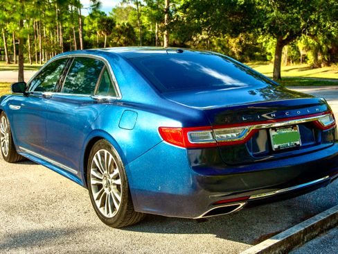 Used 2017 Lincoln Continental Reserve w/ Luxury Package image 2
